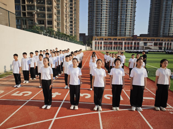 长春博时配资 郑州57中南校区多彩迈入学教育活动助力新生走好中学第一步